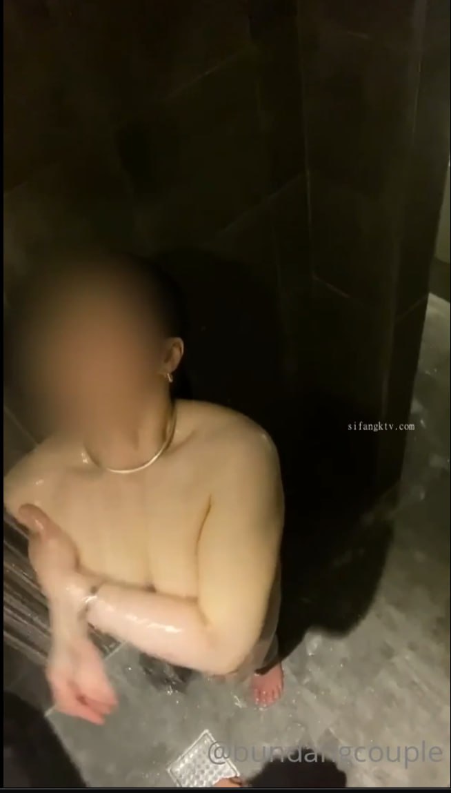 因为找到了喝醉了没有末班车的女朋友带她去宾馆的时候反而被诱惑一直到早上都在做爱…末广纯